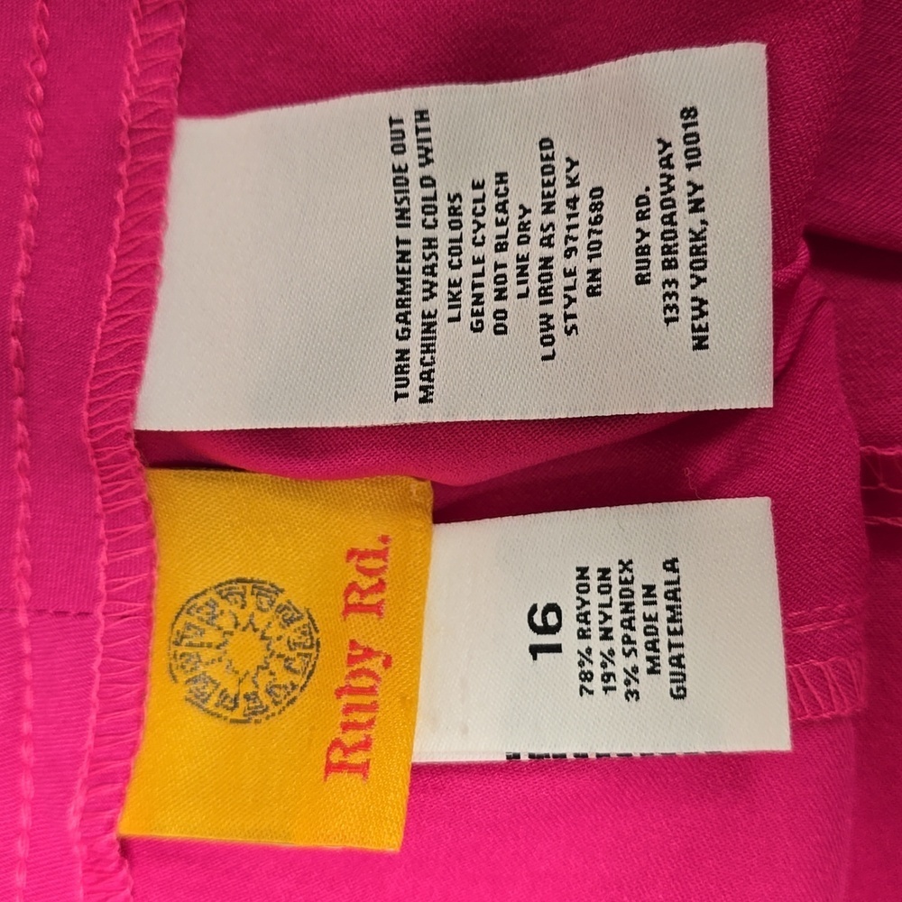 Womens Key Items Alt Tech Fly Front Capri Pants | Ruby Rd. | 16 - Picture 8 of 11